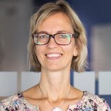 Anna Buck